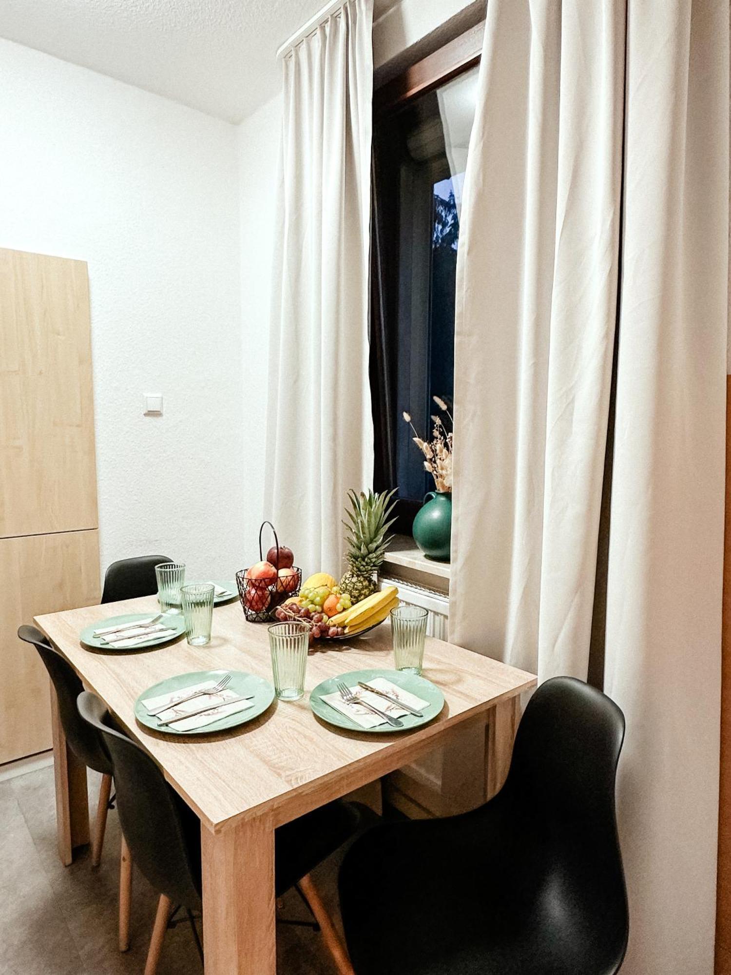 Apartment Suiteable Living - Boardinghaus Mit Parkplätzen, Wlan Und Waschraum *